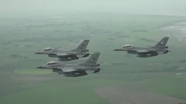 Ukraine xác nhận F-16 rơi, một phi công thiệt mạng