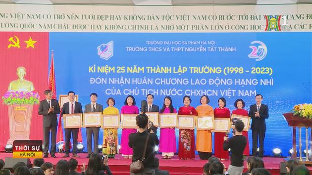 Trường Nguyễn Tất Thành đón nhận Huân chương Lao động hạng Nhì