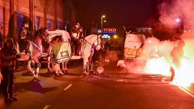Bạo loạn tại Cúp châu Âu khiến nhiều cảnh sát bị thương