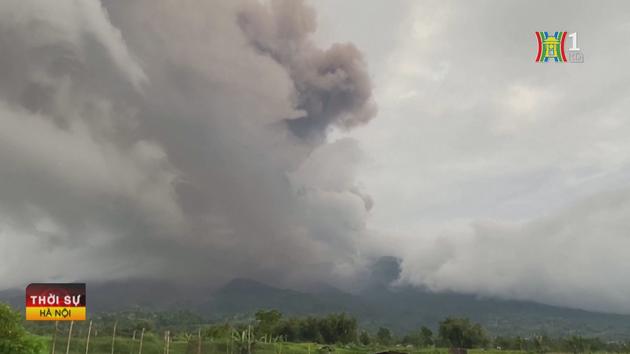Núi lửa phun trào ở Indonesia, 11 người leo núi tử vong

