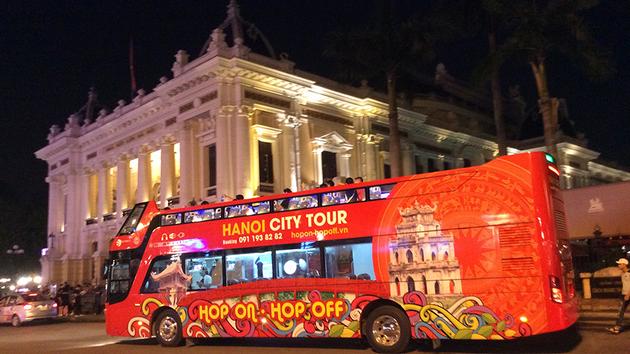 Trải nghiệm tour đêm Hà Nội trên xe bus hai tầng