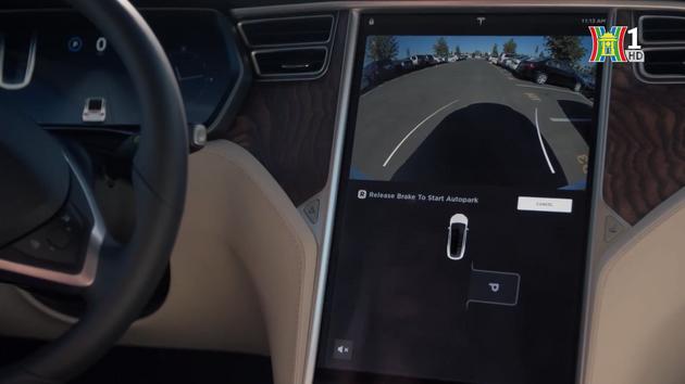 Gần 200.000 xe của Tesla lỗi phần mềm camera lùi