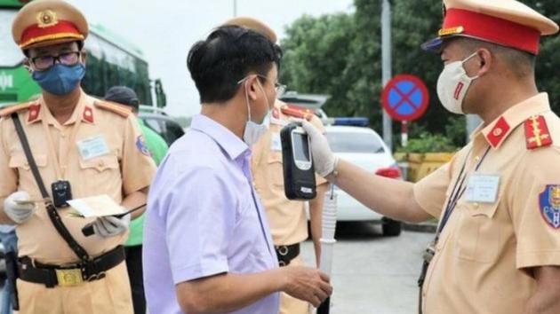 'Ngày xưa có một chuyện tình' tung poster nữ chính thanh xuân