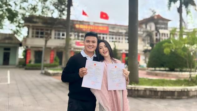 Quang Hải ký bản hợp đồng chất lượng nhất ngay sát Tết