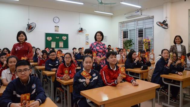 Khai mạc triển lãm 'Sức mạnh Việt Nam, tầm vóc thời đại'