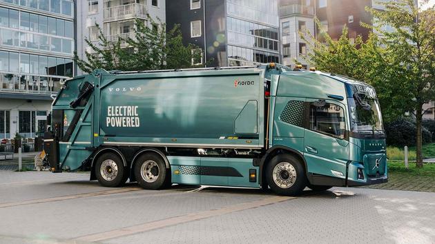 Xe tải thu gom rác bằng điện đầu tiên của Volvo