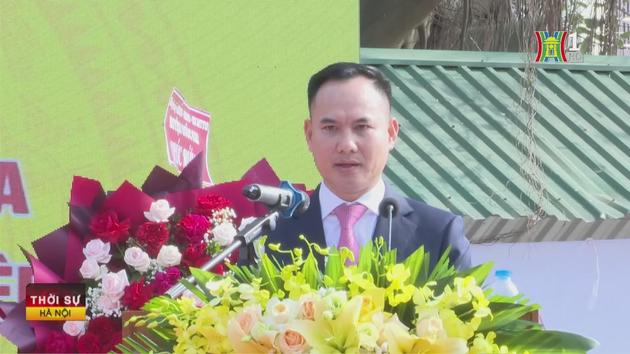 Xe máy vượt ẩu đâm thẳng vào xe khách đang đánh lái