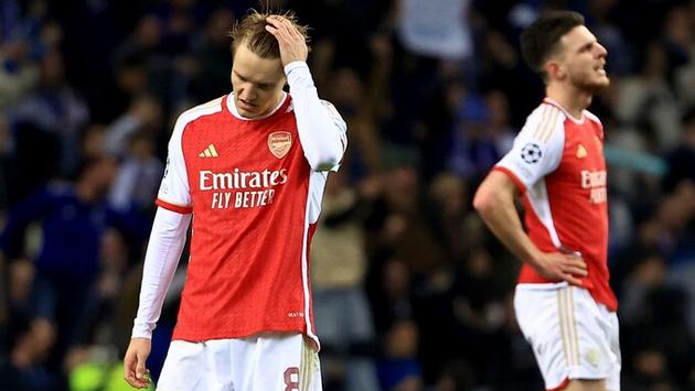 Arsenal gục ngã bởi siêu phẩm phút bù giờ của Porto
