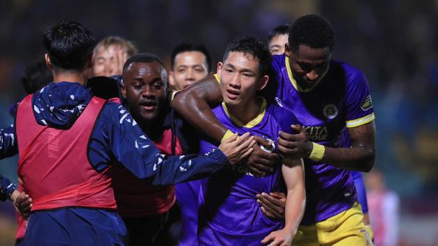 HLV người Nhật của Hà Nội FC có trận thắng đầu tiên