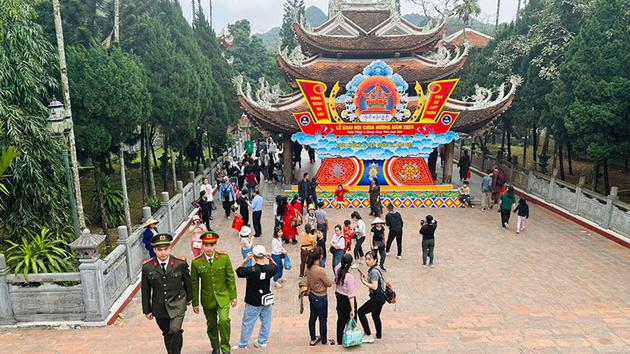 Đảm bảo an ninh trật tự cho lễ hội chùa Hương