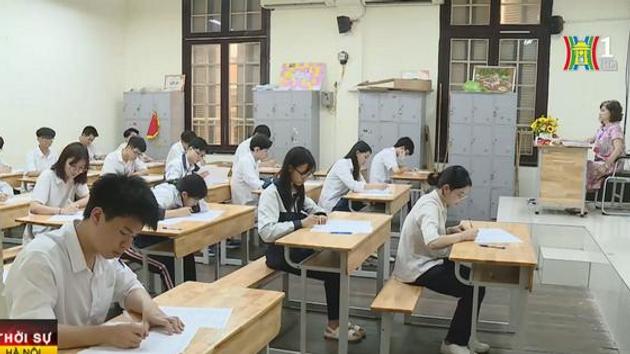 Học sinh lớp 12 tại Hà Nội thi thử tốt nghiệp THPT