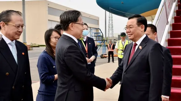 Chủ tịch Quốc hội Vương Đình Huệ thăm chính thức CHND Trung Hoa