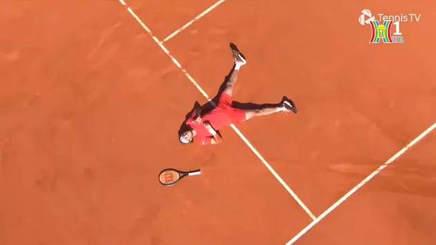 Stefanos Tsitsipas trở lại top 10 ATP
