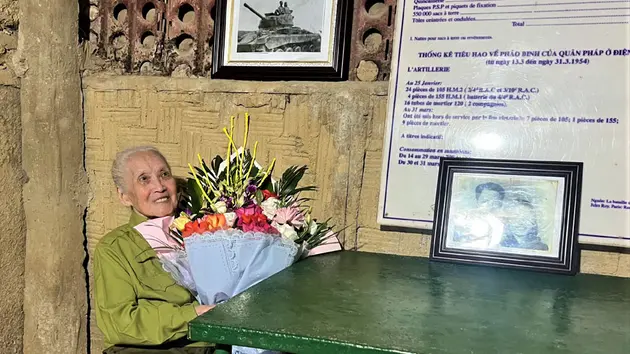 Trở về hôn trường xưa sau 70 năm của 'cô dâu Điện Biên'