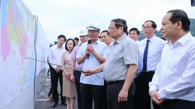 Thủ tướng thăm cửa khẩu Hữu Nghị 