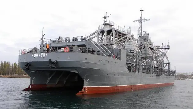 Ukraine đánh trúng tàu lâu đời nhất của Nga ở Crimea