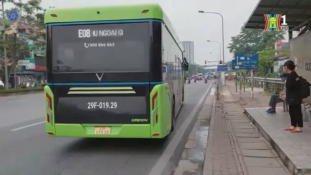 Hà Nội đẩy mạnh lộ trình 'xanh hóa' xe buýt