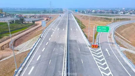 Thông xe 30km đầu tuyến cao tốc Diễn Châu - Bãi Vọt