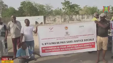 Người lao động Bénin biểu tình phản đối lương thấp
