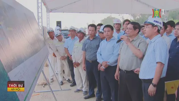 Thủ tướng kiểm tra thi công cao tốc ở Nam Trung Bộ