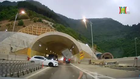 Nguy hiểm hành vi quay đầu xe trên cao tốc