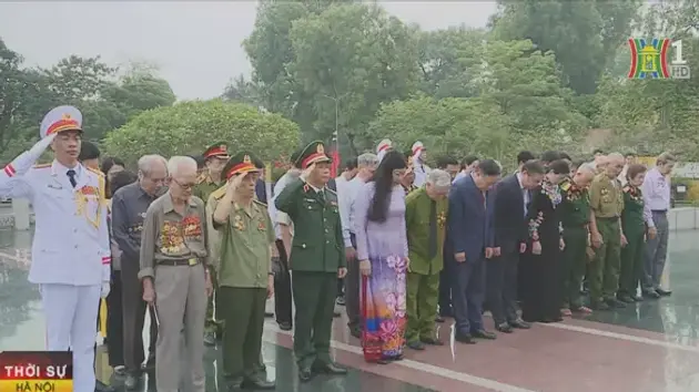 Lãnh đạo Thành phố vào lăng viếng Chủ tịch Hồ Chí Minh