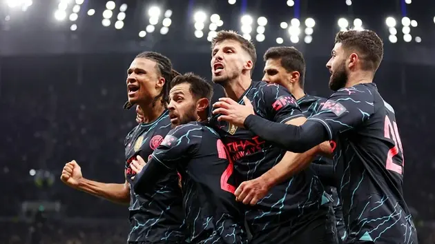 Hạ Tottenham, Man City tiến gần tới cột mốc lịch sử