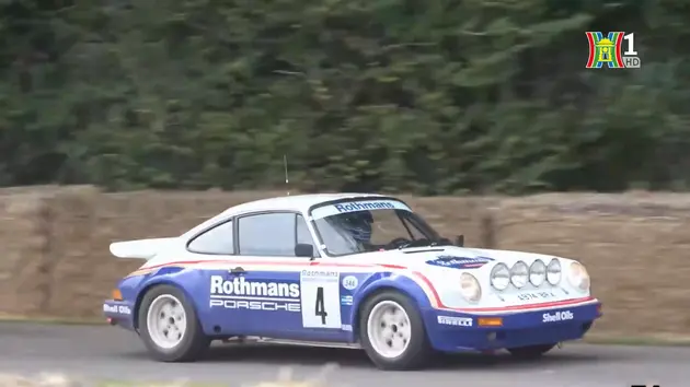 Đấu giá xe đua Porsche 911 đời 1984