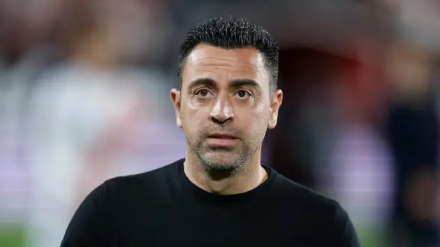 HLV Xavi bất ngờ bị Barcelona sa thải 

