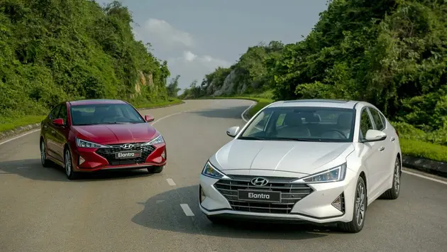 Hyundai Elantra được ưu đãi gần 100 triệu đồng