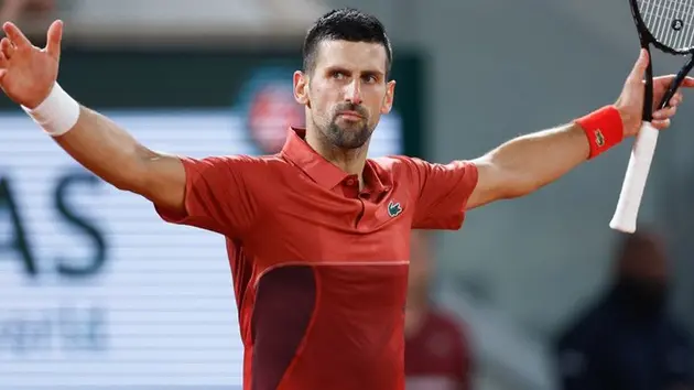 Djokovic san bằng kỉ lục của huyền thoại Federer