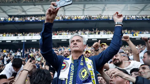 Jose Mourinho ra mắt CLB Fenerbahce của Thổ Nhĩ Kỳ
