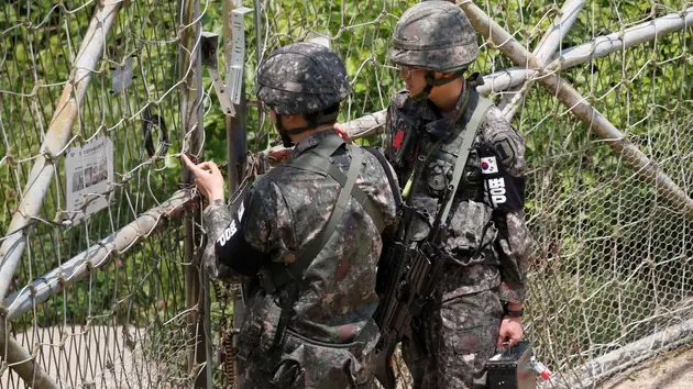 Hàn Quốc nối lại hoạt động quân sự gần biên giới