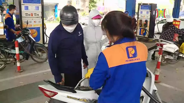 Rưng rưng giữa Ba Đình rực nắng
