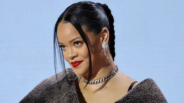 Rihanna lập hai kỷ lục mới dù 8 năm không ra album