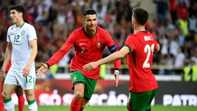 Ronaldo tỏa sáng, Bồ Đào Nha thắng thuyết phục CH Ireland
