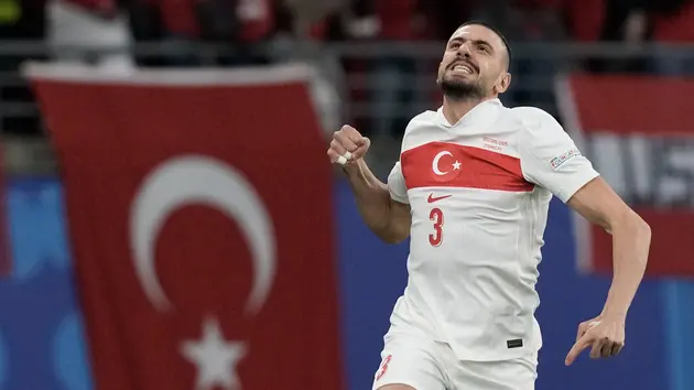 Áo 1-2 Thổ Nhĩ Kỳ: Người hùng Demiral định đoạt trận đấu
