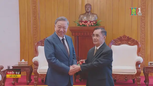 Chủ tịch nước thăm các đồng chí nguyên lãnh đạo Lào