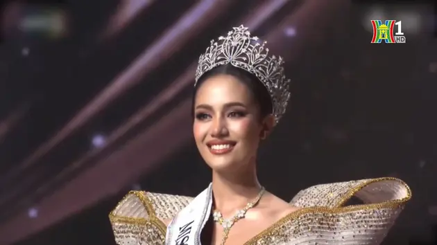Tân Hoa hậu Hoàn vũ Thái Lan cao 1,8m, giỏi ba thứ tiếng