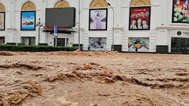 Thành phố Sơn La chìm trong mưa lũ