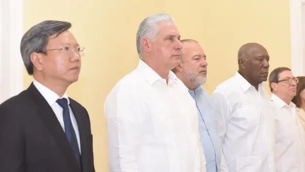 Chủ tịch Cuba viếng Tổng Bí Thư Nguyễn Phú Trọng