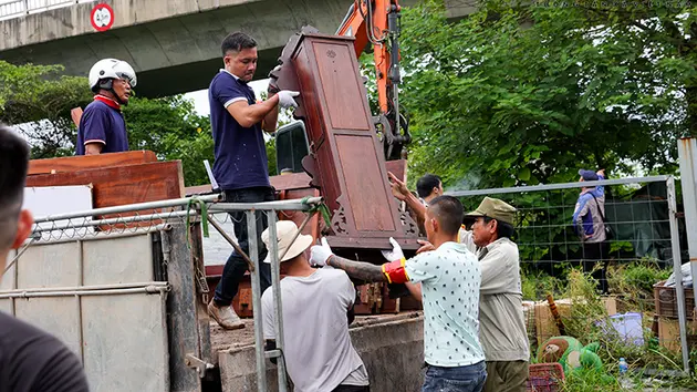 Cưỡng chế giải phóng mặt bằng dự án cầu Thanh Trì