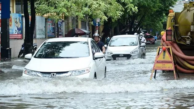 Một số lưu ý khi lái xe qua vùng ngập nước