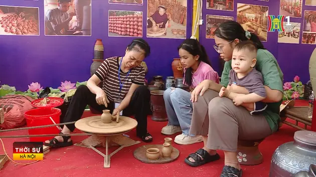 'Vui Tết Độc lập' ở ngôi nhà chung