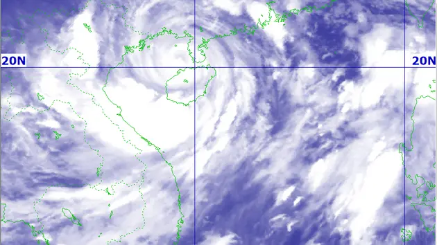 Bão Yagi vào vịnh Bác Bộ, giảm 2 cấp, xuống cấp 14
