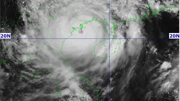 Tin bão khẩn cấp: Bão Yagi càn quét, áp sát Quảng Ninh