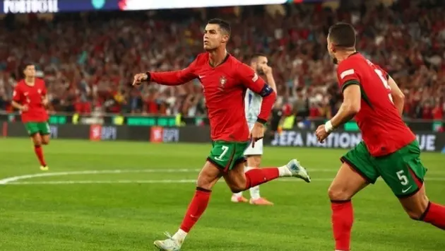 Ronaldo 'lên tiếng', Bồ Đào Nha ngược dòng hạ gục Scotland