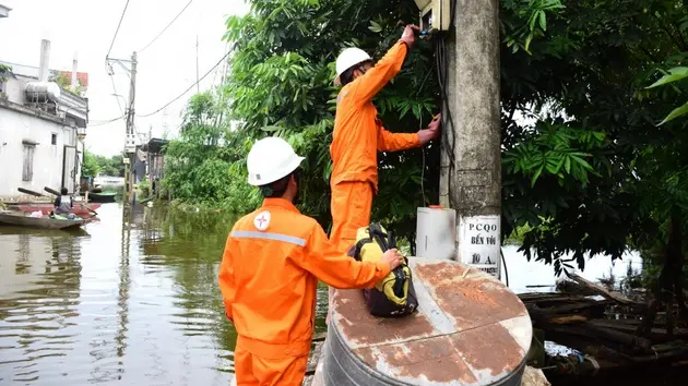 Hà Nội ngừng cấp điện một số điểm ngập để đảm bảo an toàn