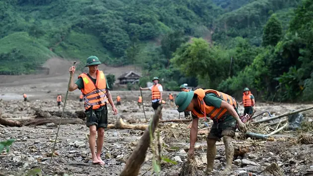 Số người chết và mất tích do bão lũ đã giảm