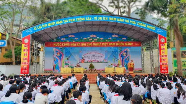 55 học sinh Hà Giang nhập viện sau tiệc Trung thu